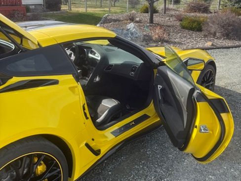 Used 2016 Chevrolet Corvette Z06 w/ C7.r Special Edition image 9