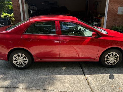 Used 2010 Toyota Corolla LE w/ LE EVP Pkg #1 FWD image 5