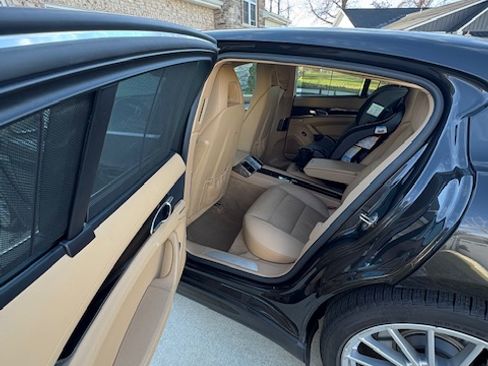Used 2011 Porsche Panamera 4S image 18