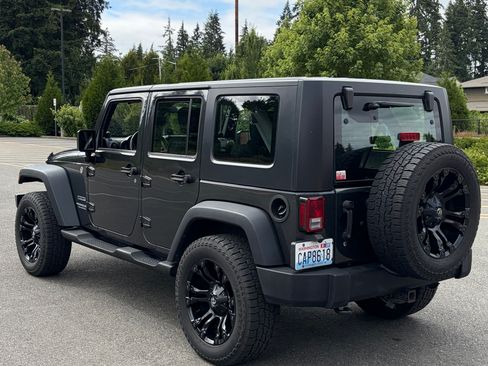 Used 2010 Jeep Wrangler Unlimited Sport AWD/4WD image 9