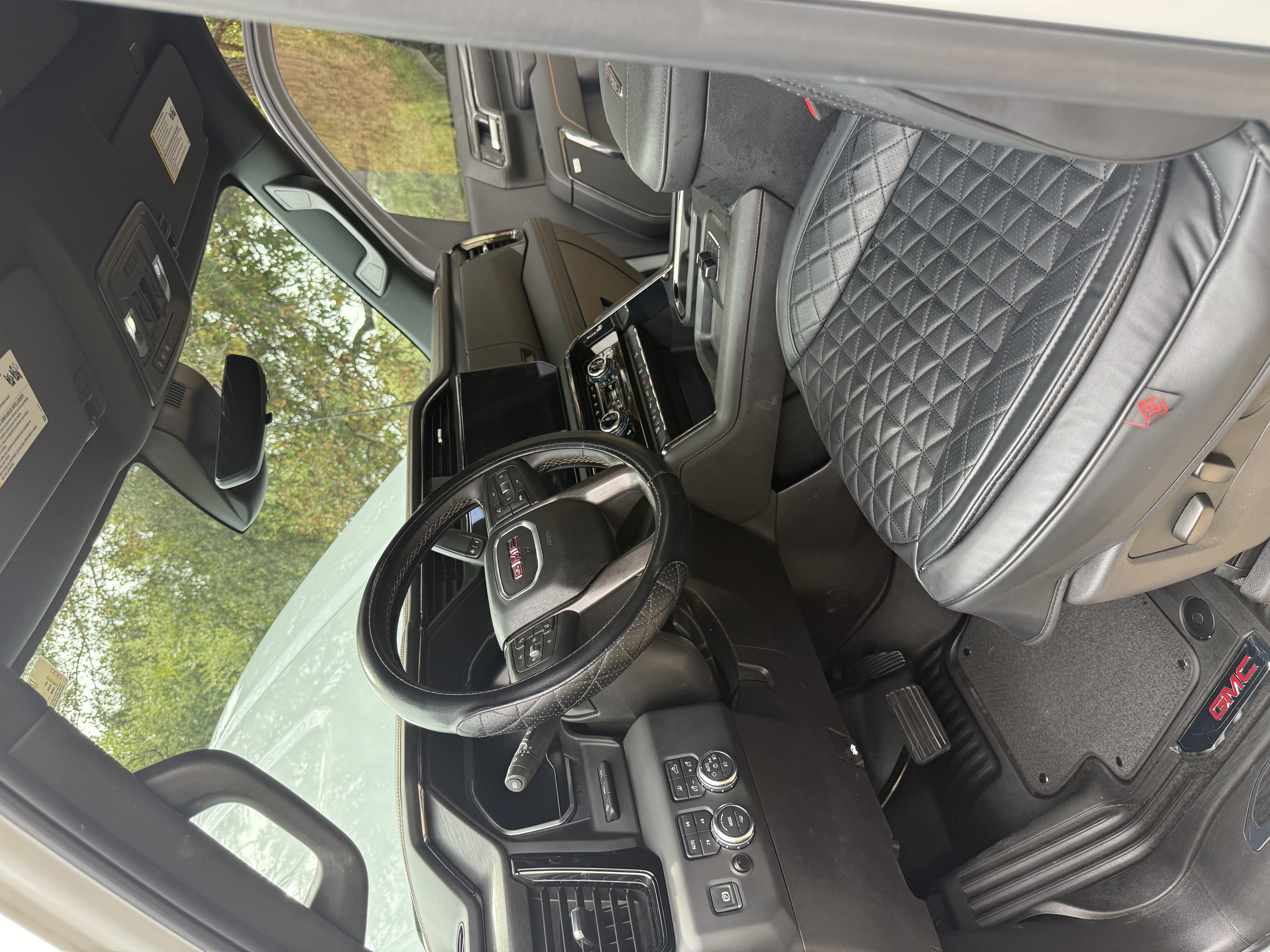 Used 2024 GMC Sierra 2500 AT4 w/ AT4 Premium Plus Package AWD/4WD image 15