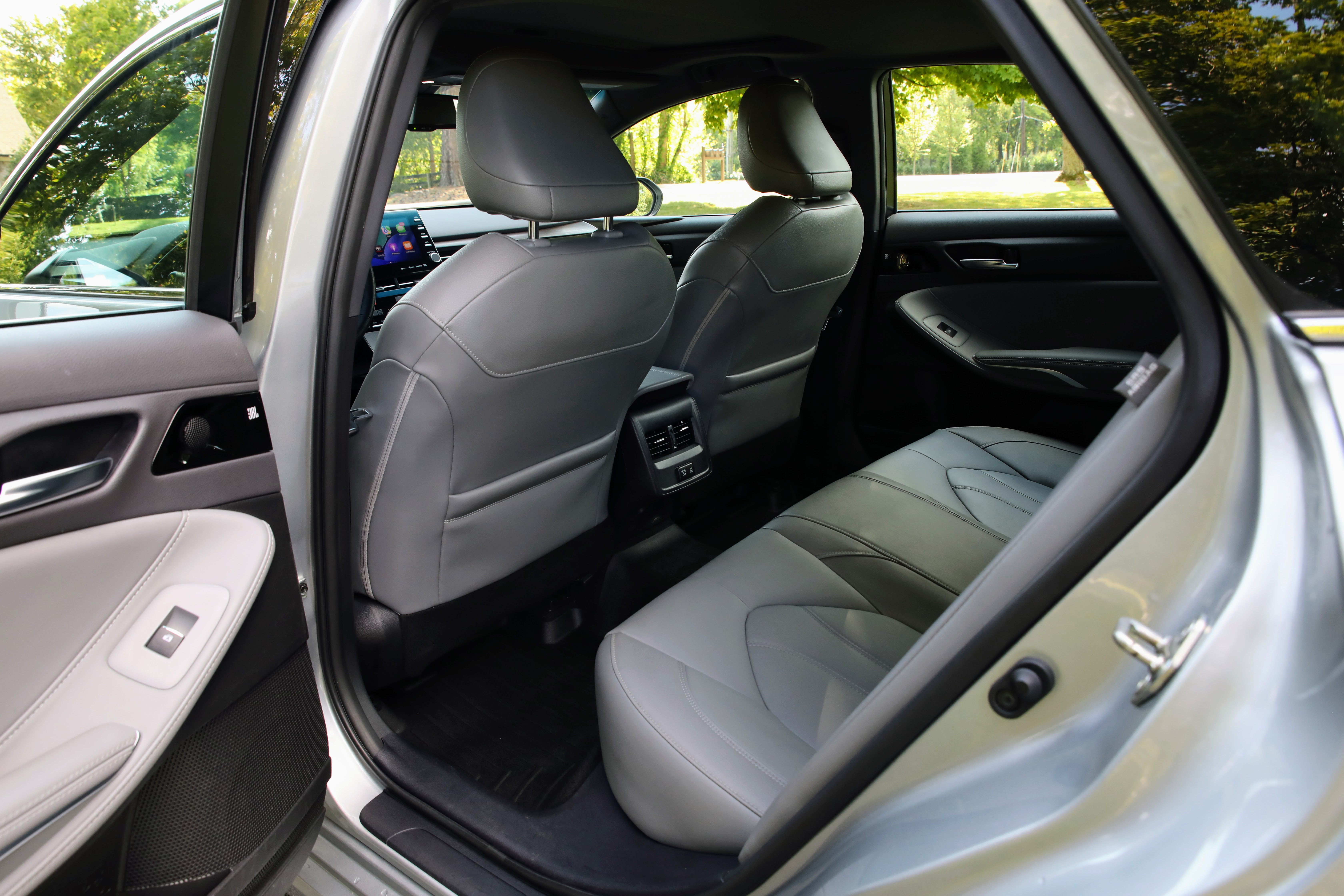 Used 2021 Toyota Avalon XLE w/ Moonroof Package FWD image 13