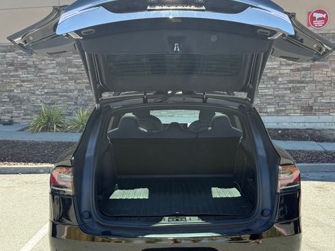 Used 2023 Tesla Model X AWD/4WD image 6