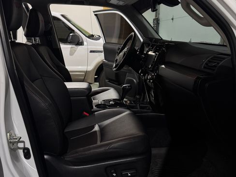 Used 2024 Toyota 4Runner TRD Off-Road Premium image 19