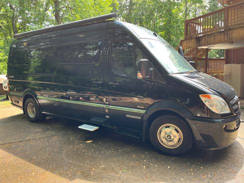 Used 2011 Mercedes-Benz Sprinter 3500 image 12