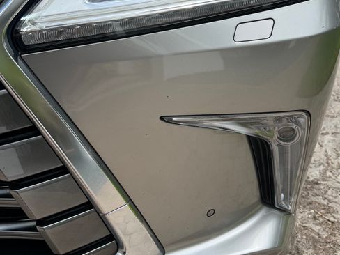 Used 2018 Lexus LX 570 4WD w/ Luxury Package image 24