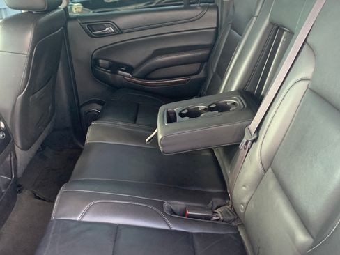 Used 2015 Chevrolet Suburban LT RWD image 8