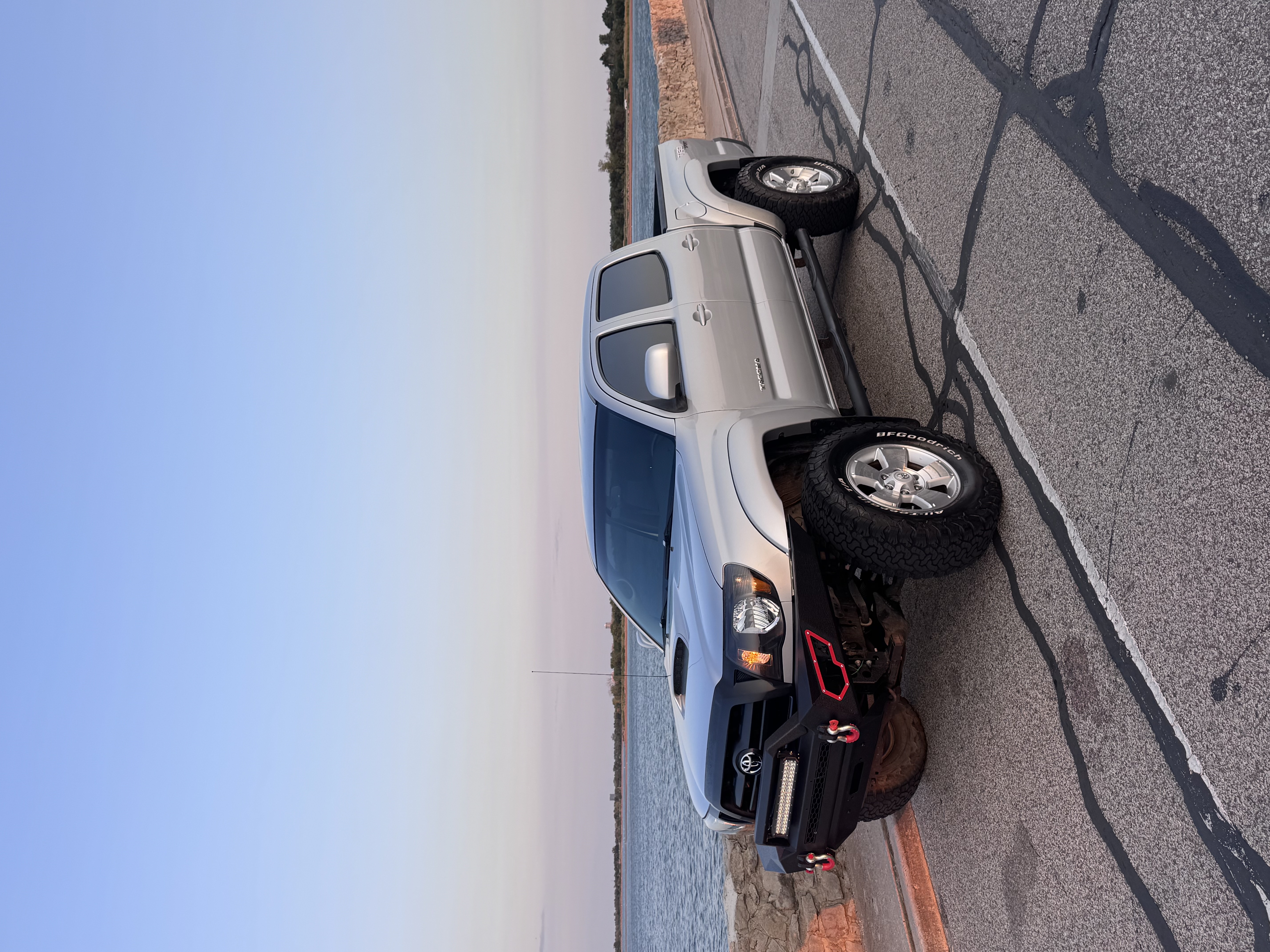 Used 2010 Toyota Tacoma PreRunner RWD image 2