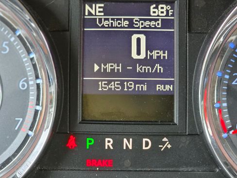 Used 2016 Chrysler Town & Country Touring w/ Driver Convenience Group image 12