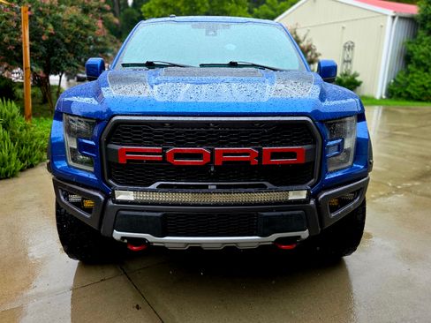 Used 2017 Ford F150 Raptor w/ Equipment Group 802A Luxury AWD/4WD image 2