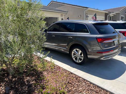 Used 2020 Audi Q7 2.0T Premium w/ Convenience Package AWD/4WD image 4