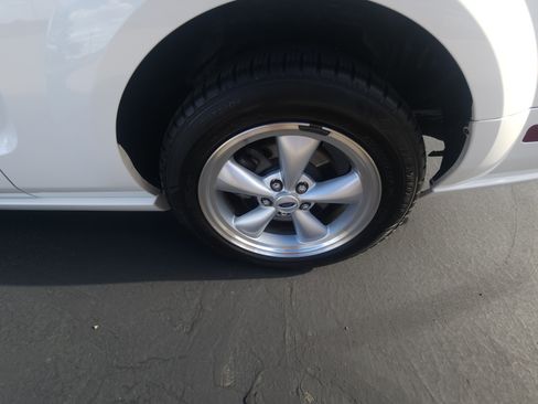 Used 2009 Ford Mustang GT Premium image 20