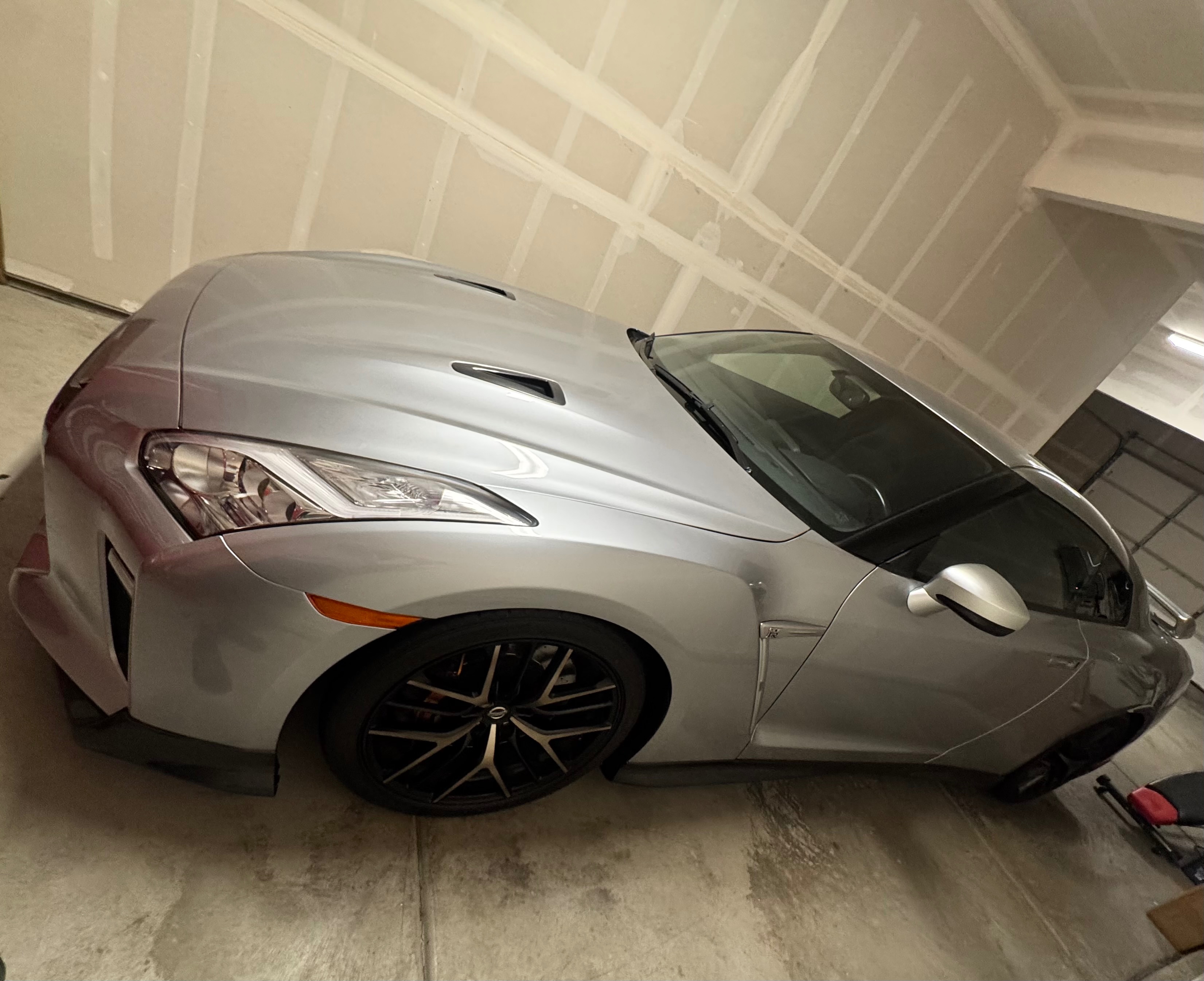 Used 2018 Nissan GT-R Premium AWD/4WD image 1