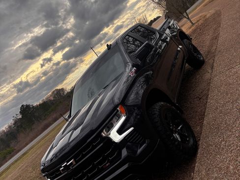 Used 2022 Chevrolet Silverado 1500 LT Trail Boss w/ Protection Package image 11