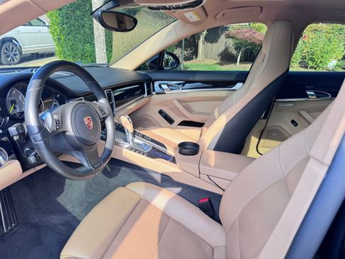Used 2016 Porsche Panamera S RWD image 5