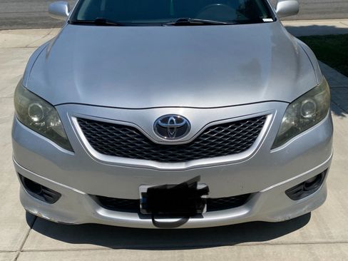 Used 2011 Toyota Camry SE image 1