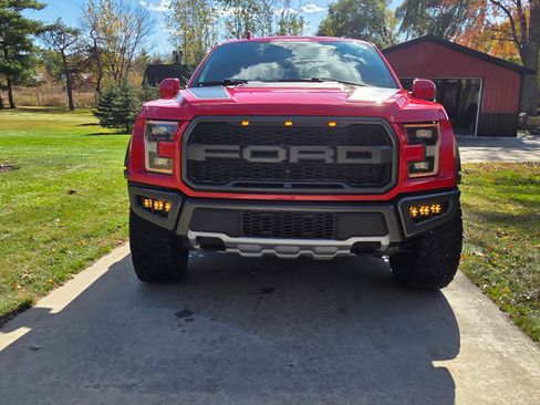 Used 2019 Ford F150 Raptor w/ Equipment Group 802A Luxury image 5