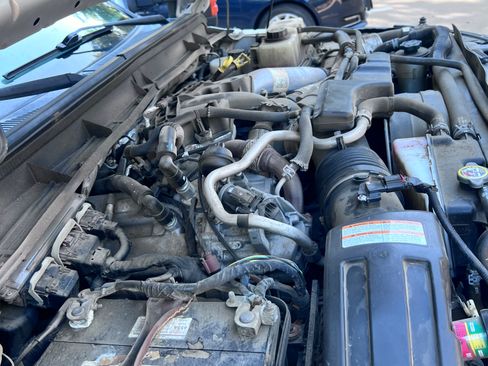 Used 2016 Ford F350 Lariat w/ Lariat Interior Package image 9