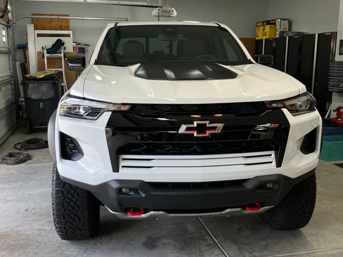 Used 2024 Chevrolet Colorado ZR2 w/ ZR2 Convenience Package III image 11