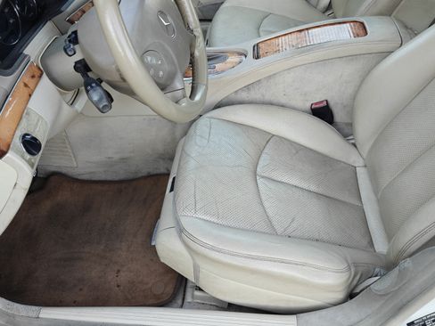 Used 2005 Mercedes-Benz E 320 E 320 Sedan 4D image 5