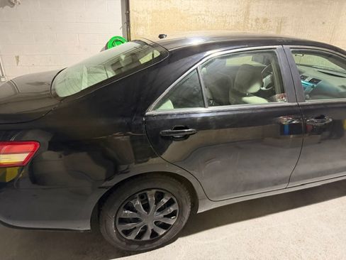Used 2011 Toyota Camry LE FWD image 8