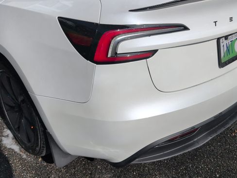 Used 2024 Tesla Model 3 Standard Range image 18