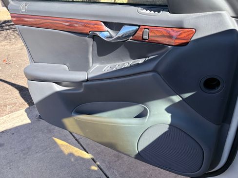 Used 2003 Cadillac De Ville Sedan image 13