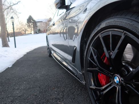 Used 2023 BMW M550i xDrive w/ Dynamic Handling Package image 10