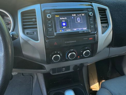 Used 2015 Toyota Tacoma PreRunner w/ TRD Off-Road Package RWD image 6