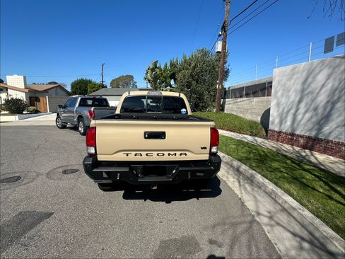 Used 2016 Toyota Tacoma TRD Off-Road w/ Towing Package image 7