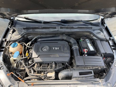 Used 2013 Volkswagen Jetta GLI image 19