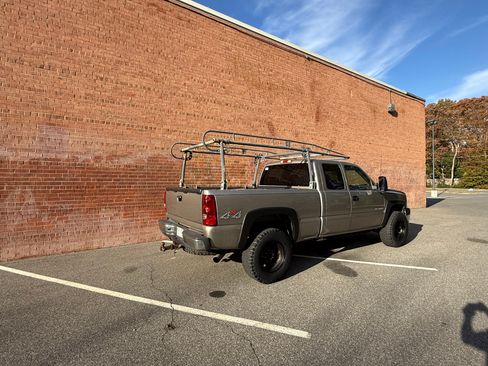 Used 2003 Chevrolet Silverado 2500 4x4 Extended Cab w/ Snow Plow Prep Package image 2