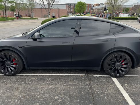 Used 2022 Tesla Model Y Performance image 4