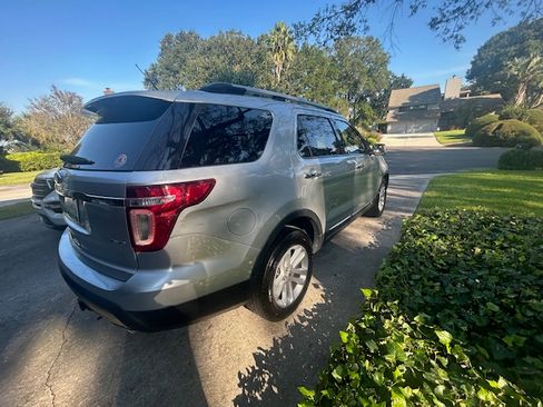 Used 2011 Ford Explorer XLT w/ 202A Rapid Spec Order Code image 4