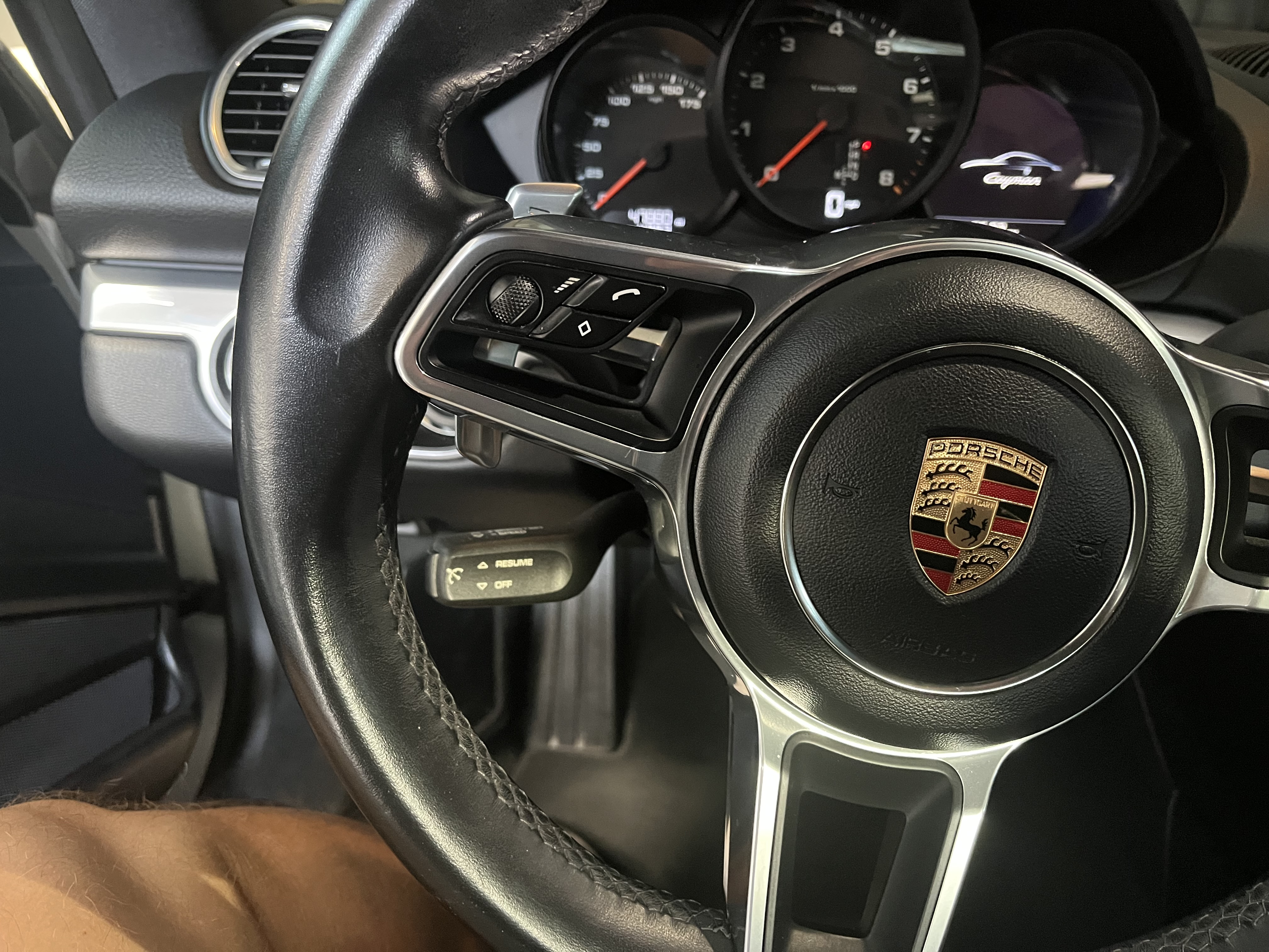 Used 2019 Porsche 718 Cayman RWD image 13