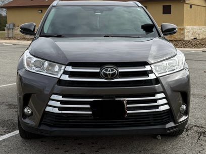 Used 2018 Toyota Highlander XLE