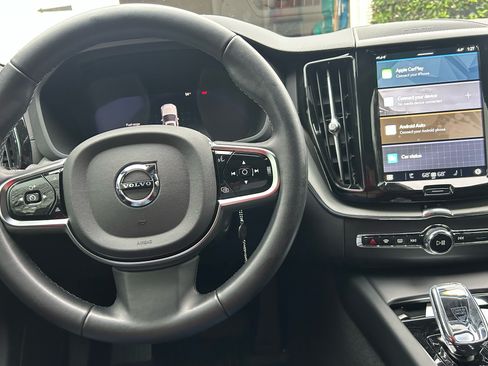 Used 2024 Volvo XC60 B5 Ultimate w/ Protection Package Premier image 11