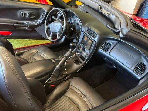 Used 1999 Chevrolet Corvette Convertible w/ Memory Pkg RWD image 13