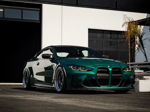 Used 2021 BMW M4 Coupe w/ M Carbon Exterior Package image 6