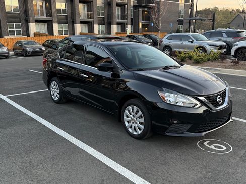 Used 2017 Nissan Sentra S image 6