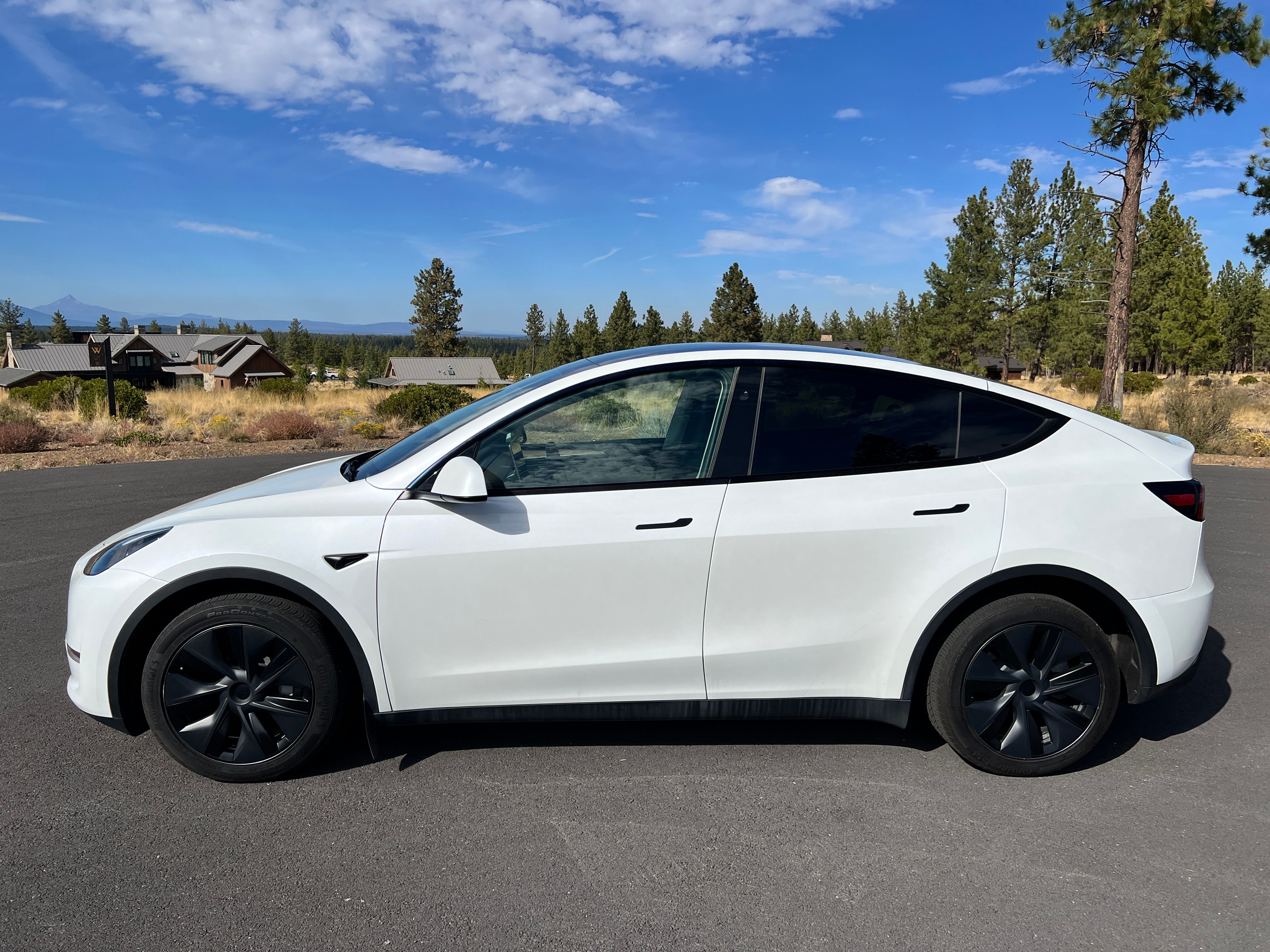 Used 2024 Tesla Model Y Long Range AWD/4WD image 6