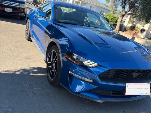 Used 2018 Ford Mustang Coupe w/ Equipment Group 101A image 11