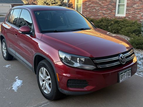 Used 2014 Volkswagen Tiguan S image 1