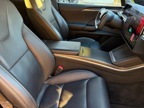 Used 2022 Tesla Model X Plaid image 20