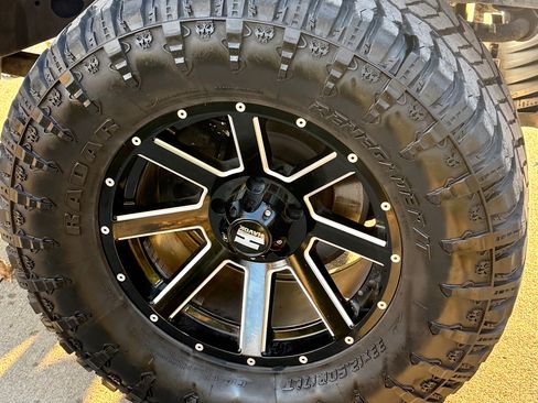 Used 2018 Jeep Wrangler Unlimited Sport image 28