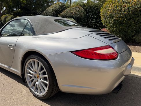 Used 2009 Porsche 911 Carrera S image 2