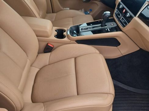 Used 2024 Porsche Macan image 15