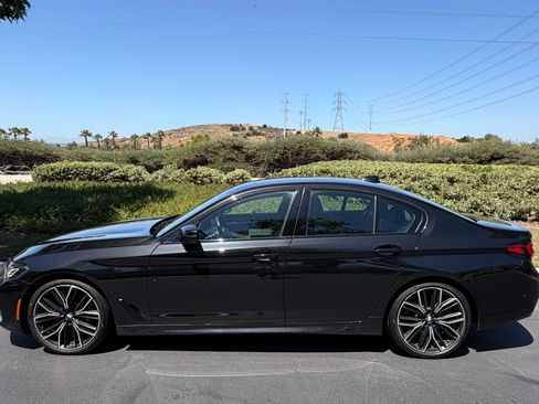 Used 2022 BMW 530i w/ M Sport Package RWD image 1