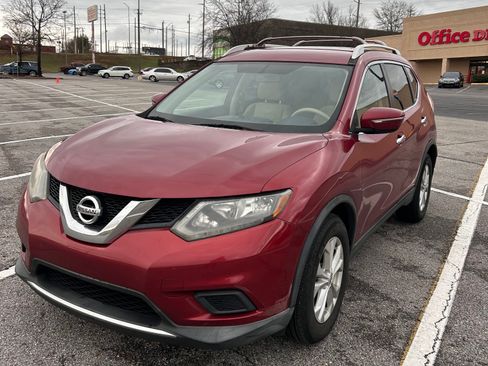 Used 2015 Nissan Rogue SV image 1