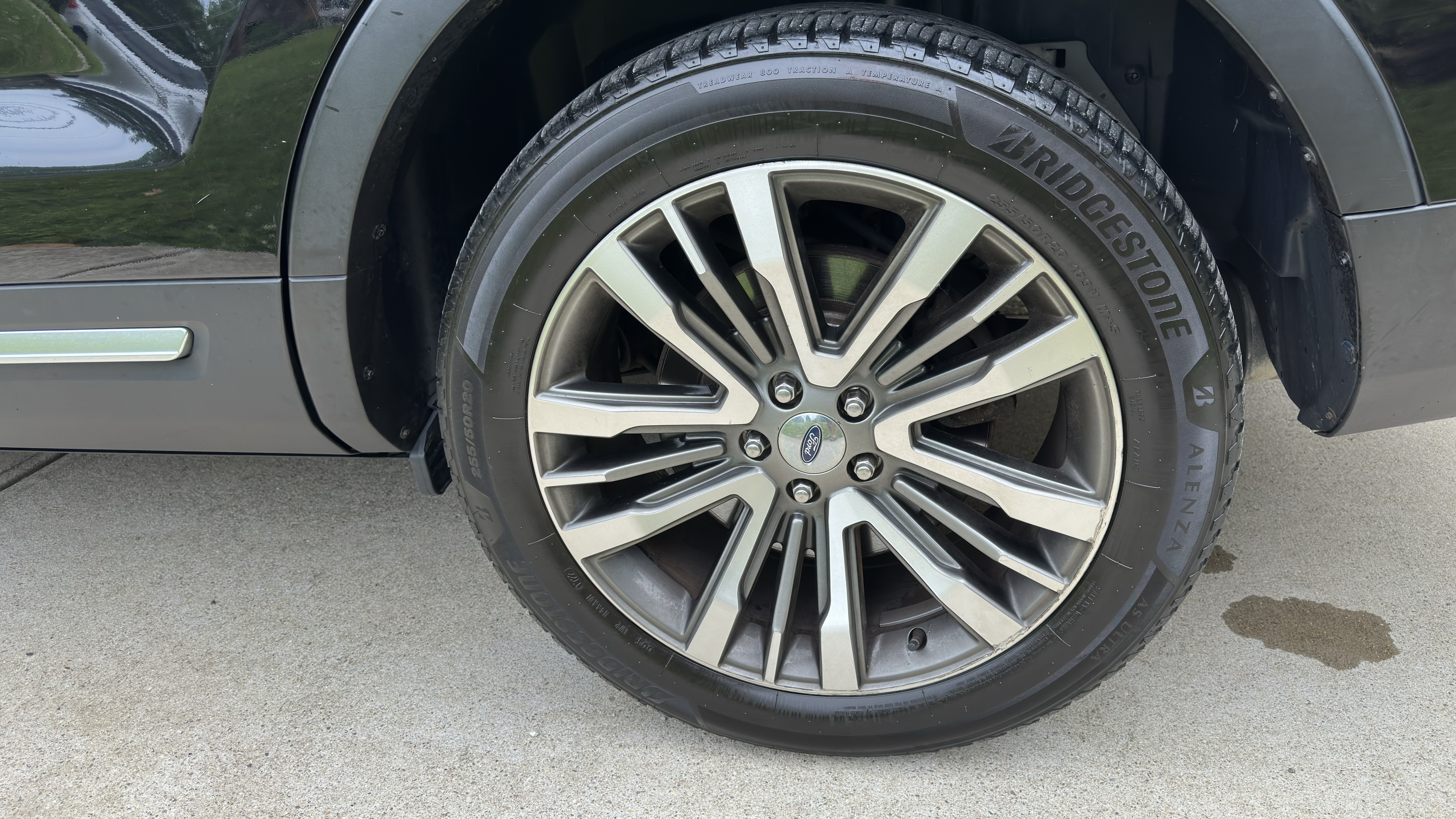 Used 2019 Ford Explorer Platinum AWD/4WD image 6